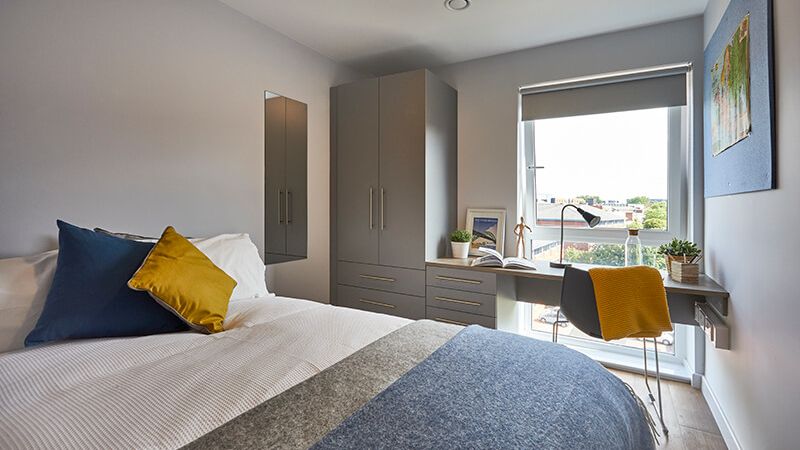 Letting agents and property managers arranging professional student accommodation cleaning in Cornwall